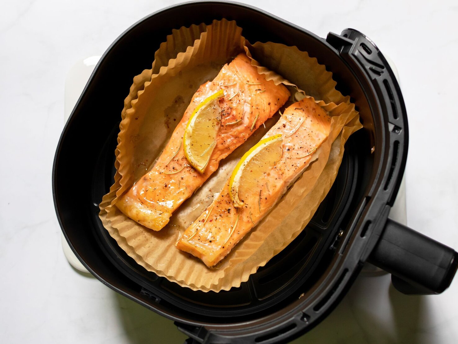 Lachs im Airfryer zubereiten Gesundes Kochen, einfach wie nie!